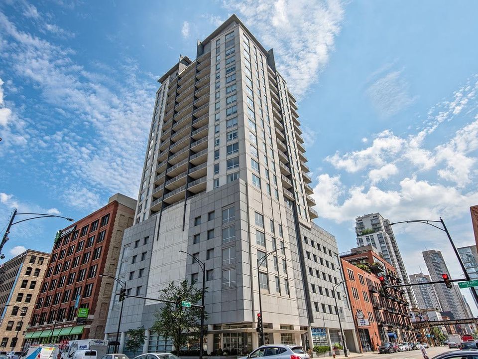 1st image of 330 W Grand Ave APT 903
