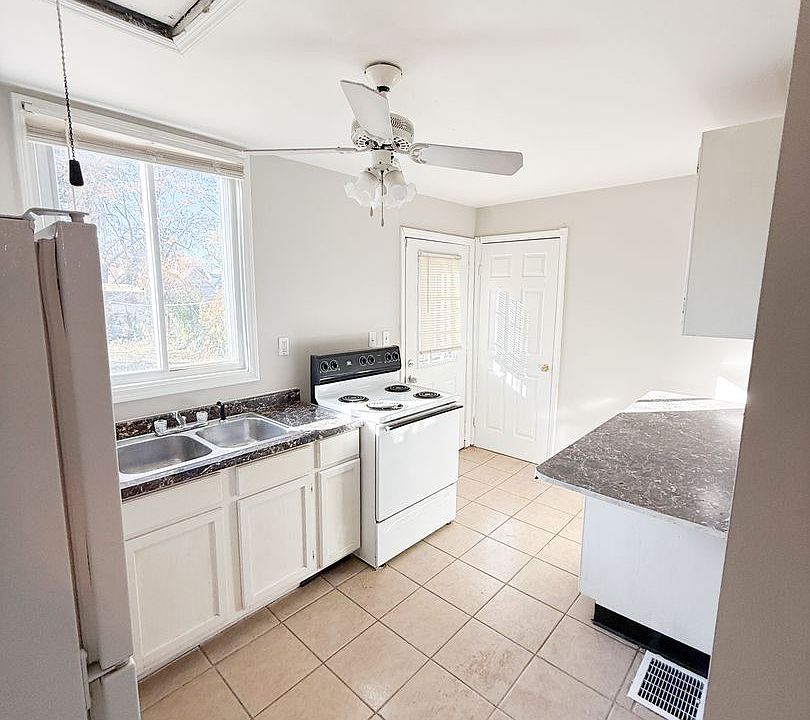 1st image of 6528 Whitney Ave