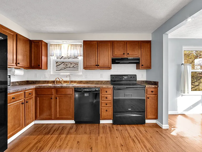 880 Ruskin Dr — Photo 14