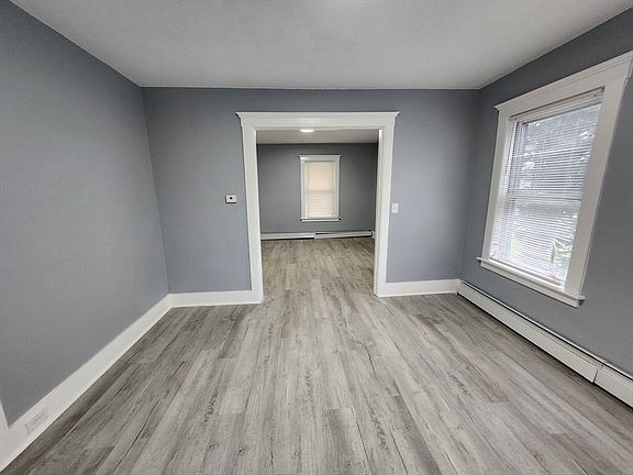 5th image of 36 Litchfield Ave