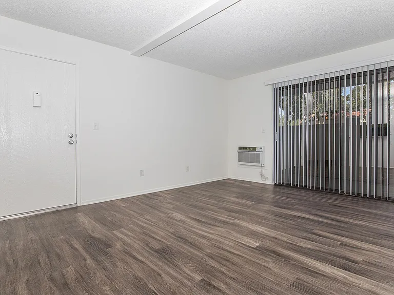 Maplewood Apartment Homes — Photo 30