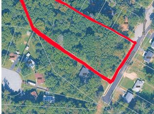 Pinewood Dr, Waldorf, MD 20601