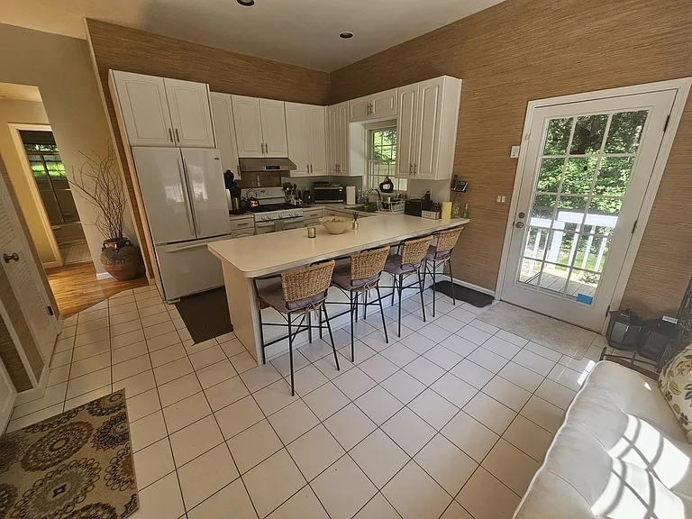 150 Talmage Farm Ln — Photo 6