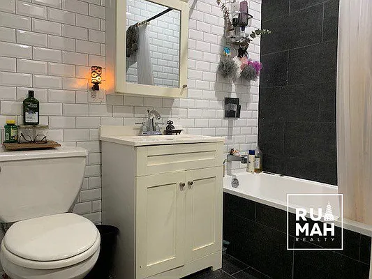 Rented by Rumah Realty Inc | media 6