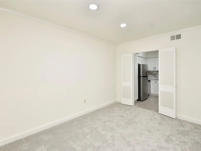 2600 Bellefontaine St #A21 — Photo 23