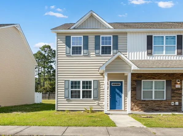 525 Oyster Rock Ln, Sneads Ferry, NC 28460