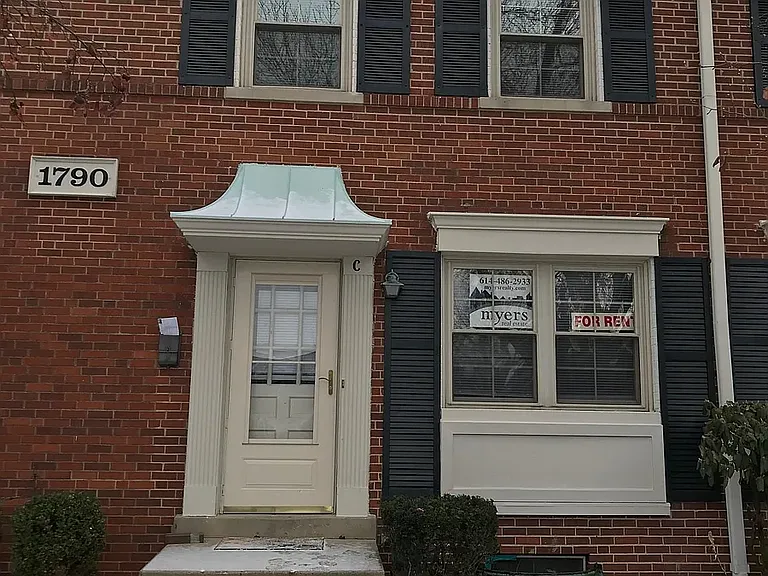 1790 Northwest Ct #C — Photo 1