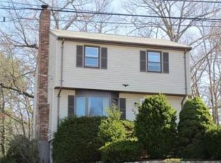55 Parkview Rd, Reading, MA 01867