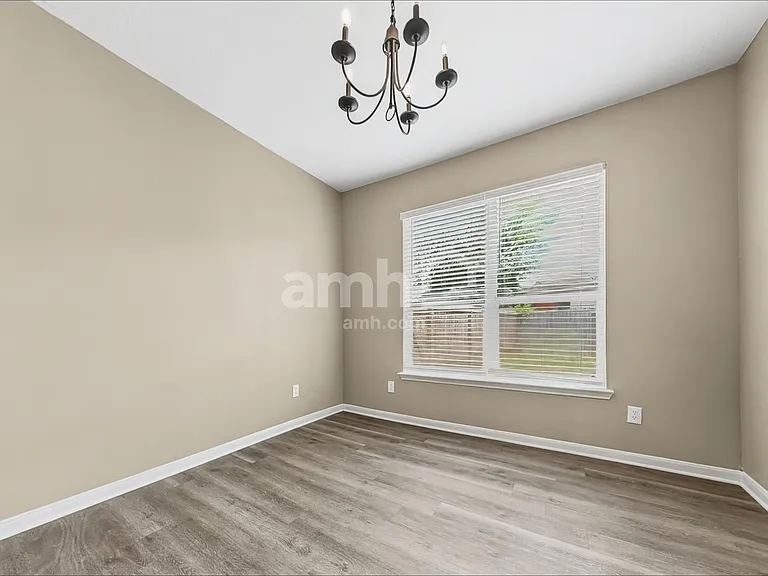 4934 Trailing Clover Ct — Photo 7