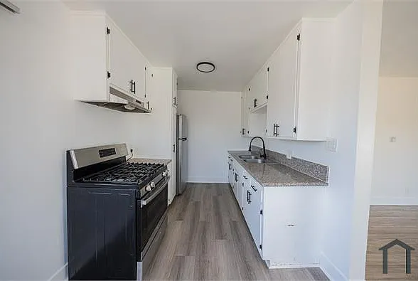6402 S Victoria Ave #5 — Photo 6
