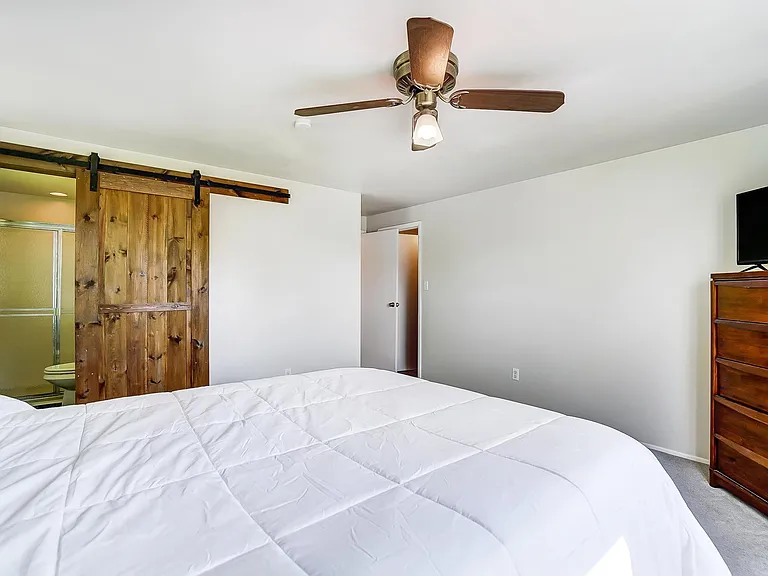 4216 Silver Oak St — Photo 28