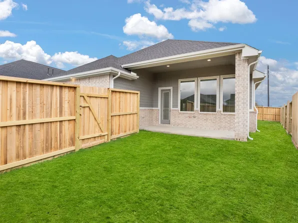 12139 Canal View Blvd, Mont Belvieu, TX 77523