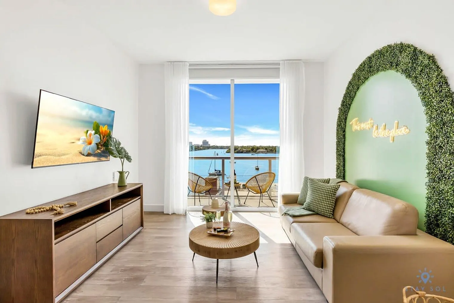2 bed, 1.0 bath, 839 sqft, $3,653 — Photo 1
