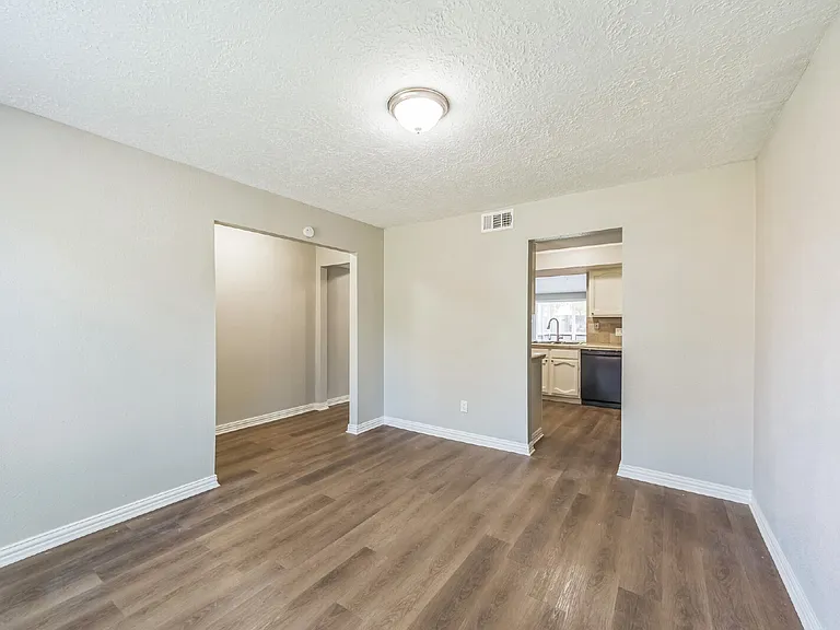 809 Willow Creek Dr — Photo 26