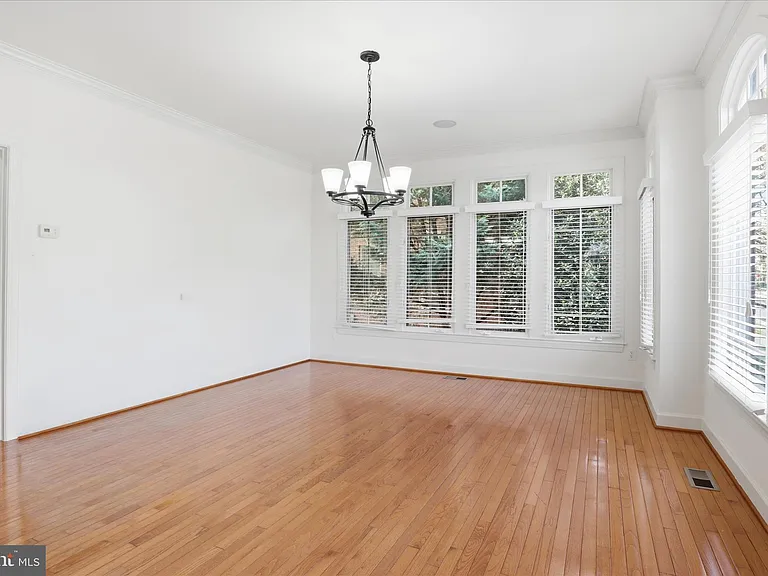 23059 Bronstein Ln — Photo 11