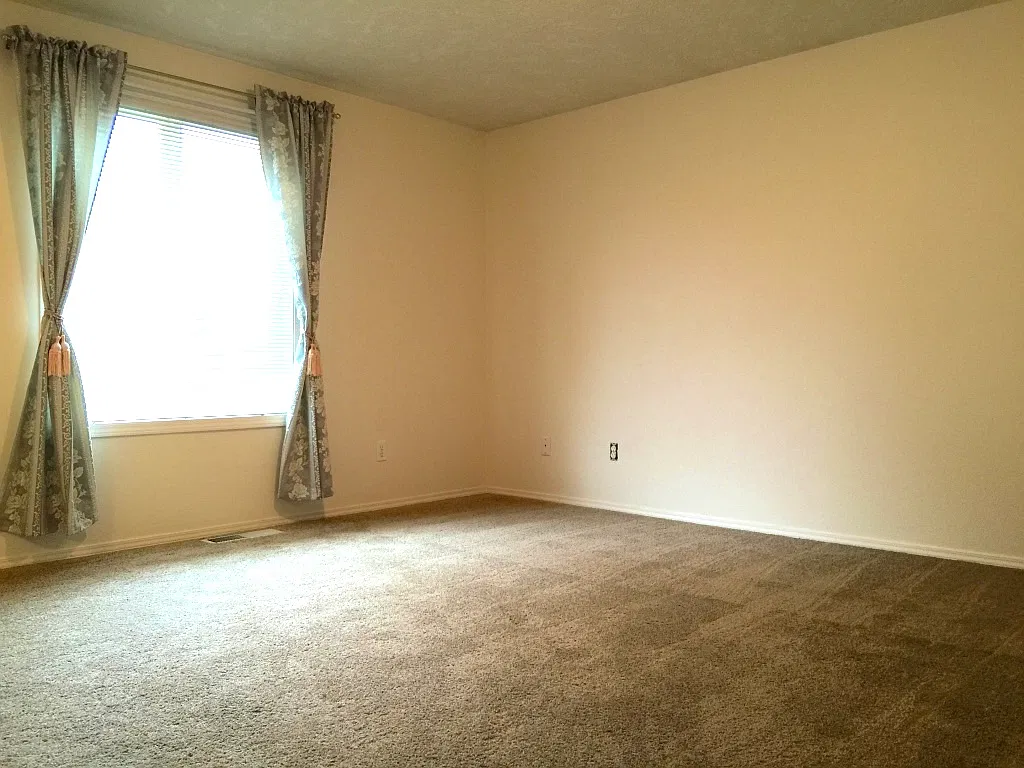 3 bed, 1409 sqft, $2,300 — Photo 3