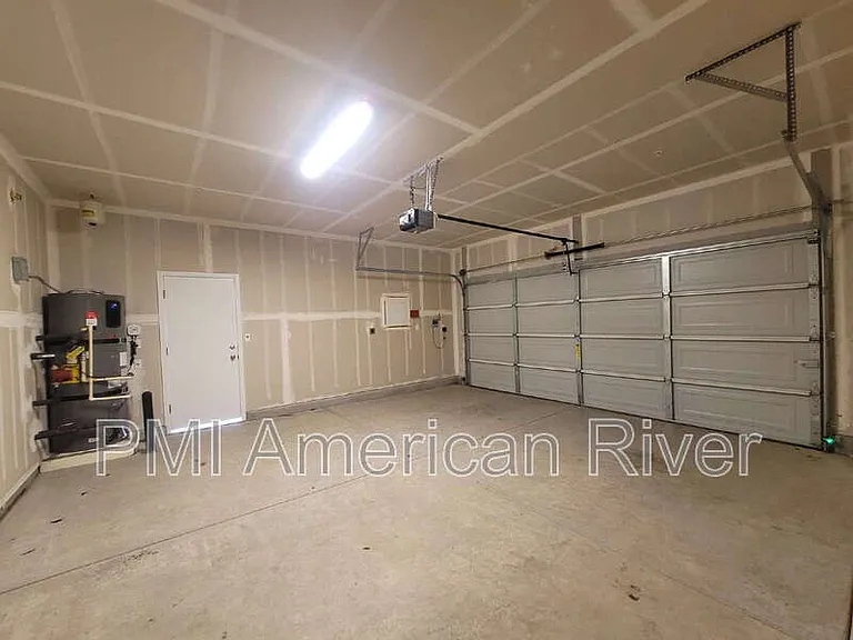 5033 Rialto Dr — Photo 19