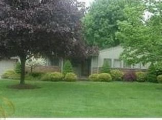 1082 Stratford Ln #1, Bloomfield Hills, MI 48304