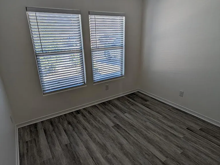 123 E Watson Pl — Photo 6