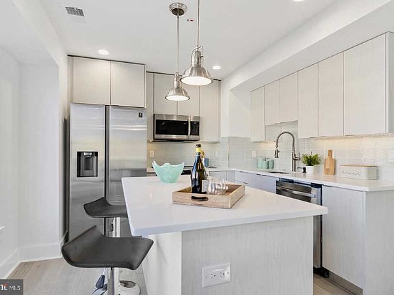 5th image of 1323 N 17th St #8