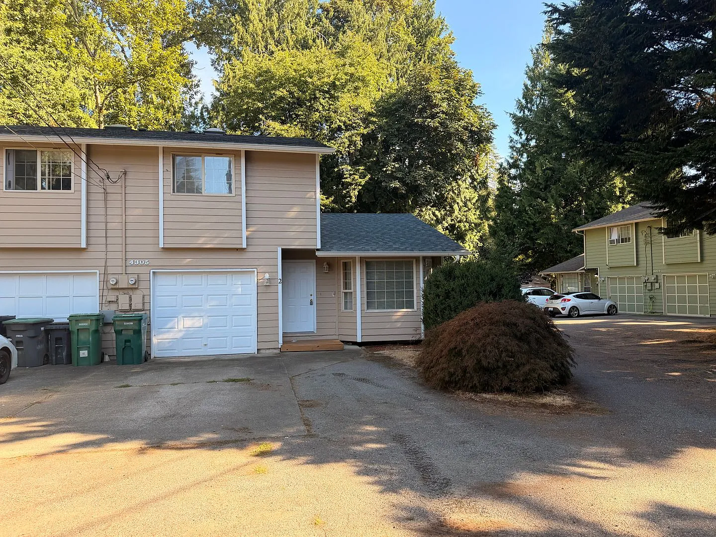 Everett — Photo 1