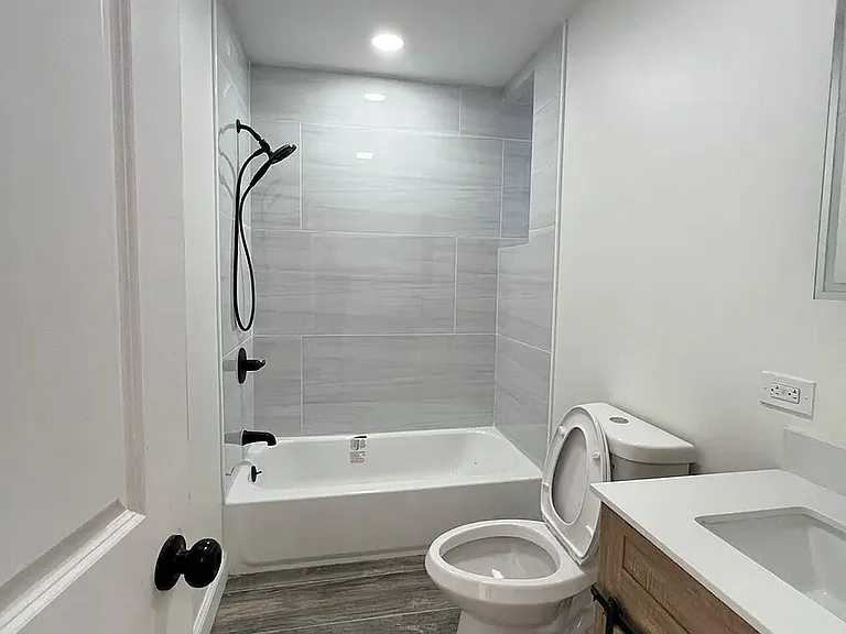 174 E 54th St #1 — Photo 13