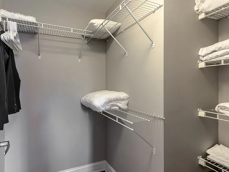 Somerset Place Apartments — Photo 36