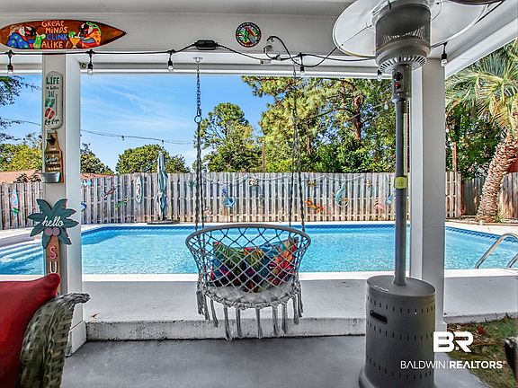 2nd image of 2816 Gaslight Ln S