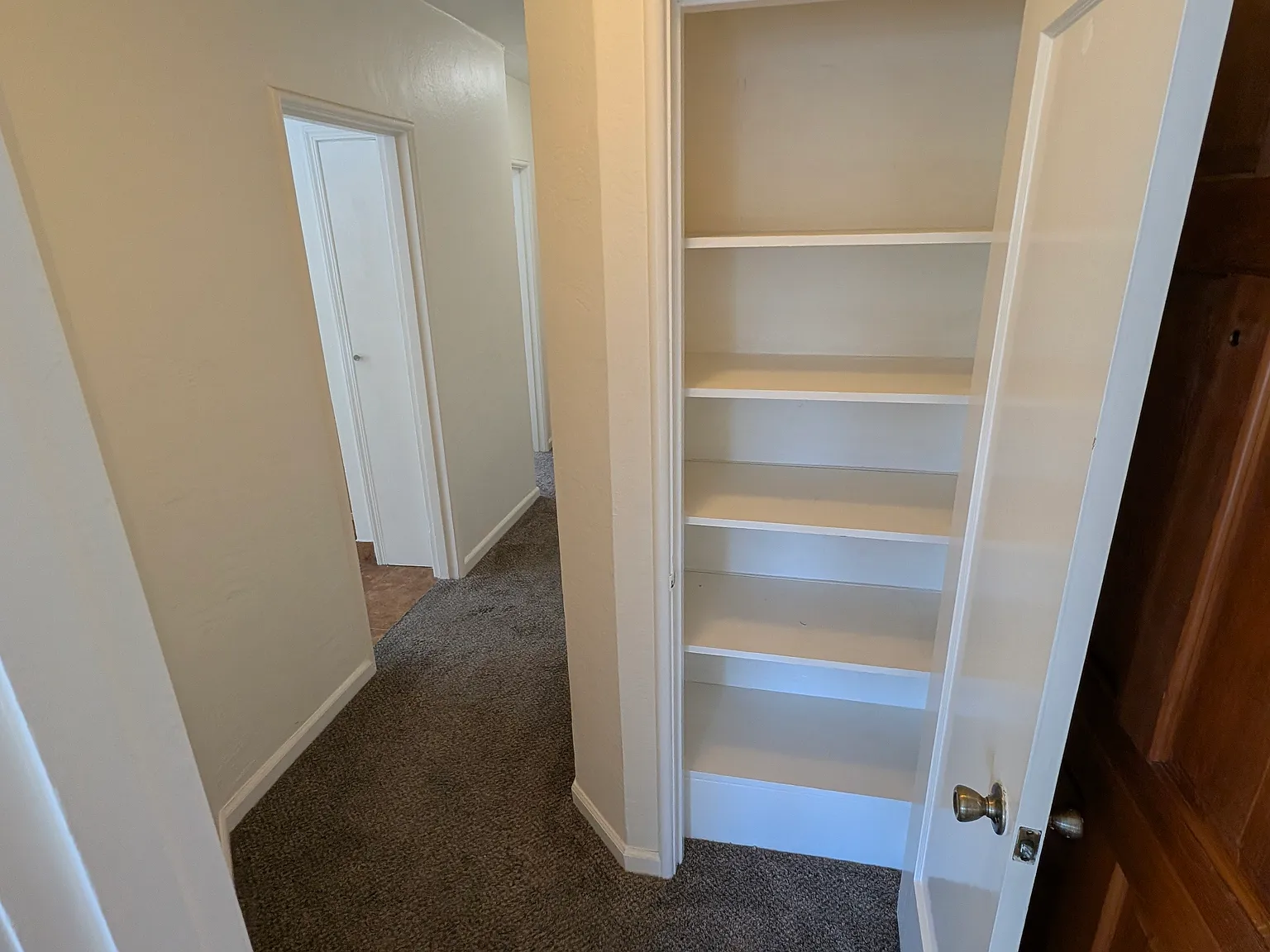1 bed, 736 sqft, $1,960 — Photo 2