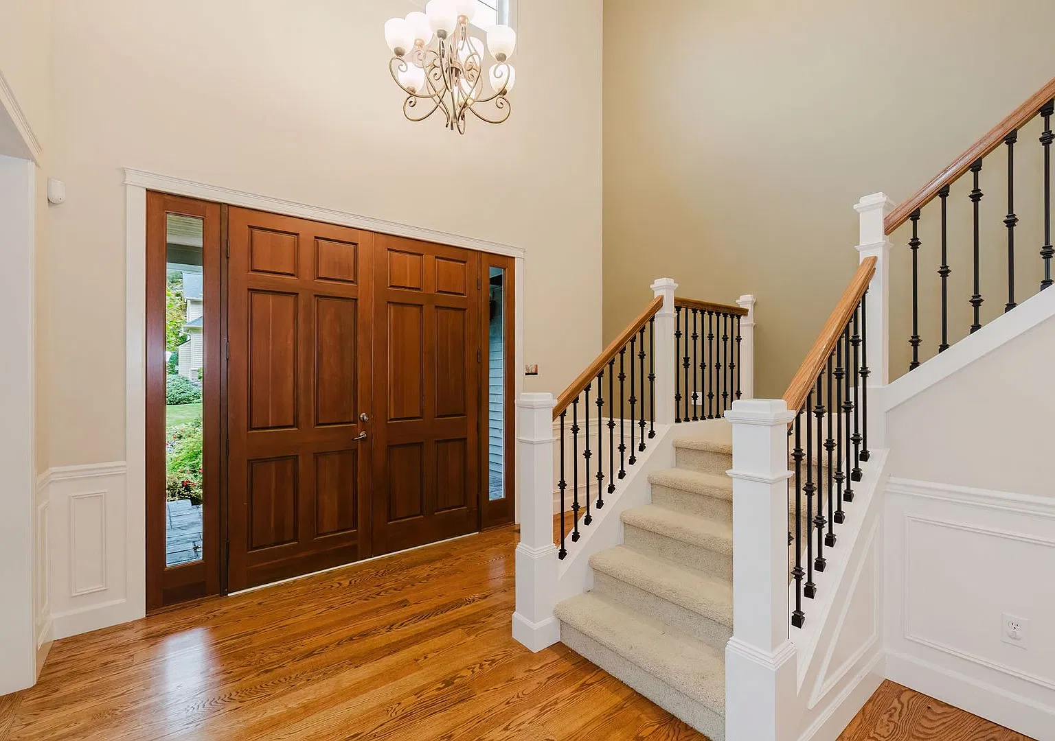 Luxurious and Spacious Island Living — Photo 4