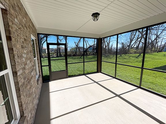 The Flightline Plan, Optional Screened Patio