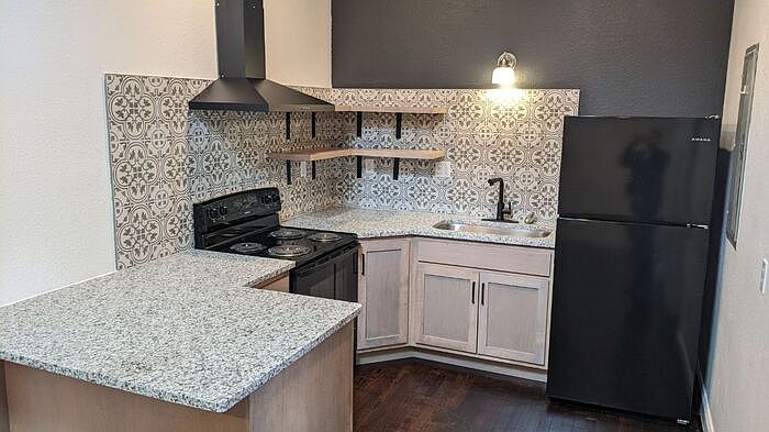 1st image of 3920 Dayton Blvd #2