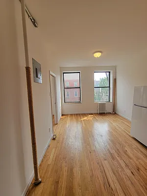 Rented by Avenues Real Estate | media 7