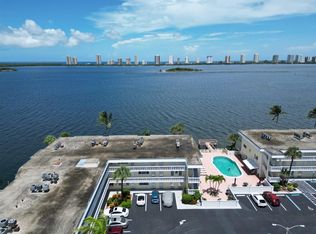 101 Doolen Ct APT 302, North Palm Beach, FL 33408
