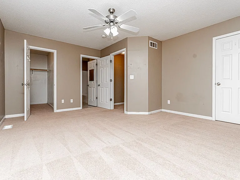 823 Whitetail Ct — Photo 13