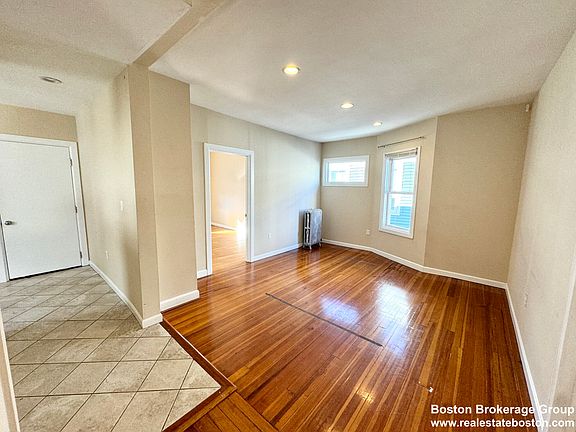 3rd image of 25 Sudan St #3