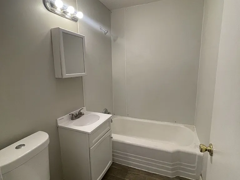 2322 S Broadview St — Photo 7