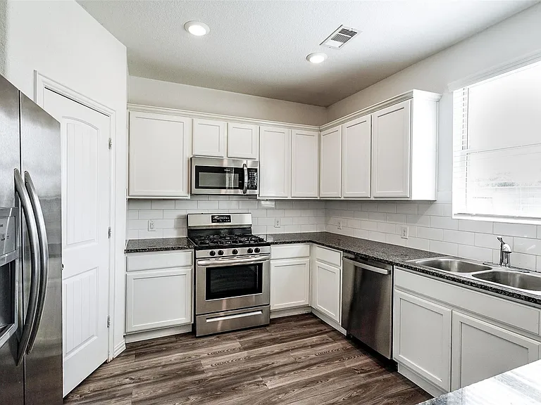 9011 Beacon Mill Dr — Photo 11