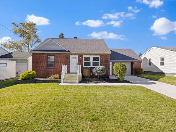 16 Singer Dr, Buffalo, NY 14224