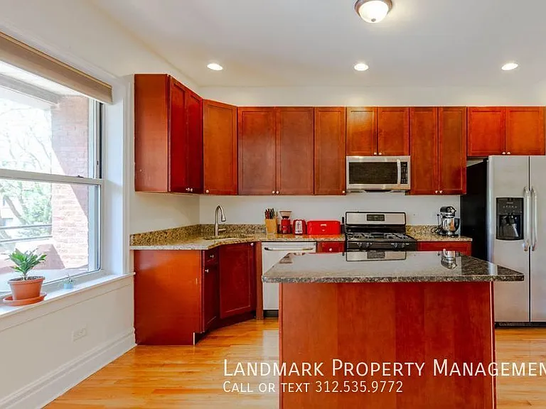 4853 S Vincennes Ave #205 — Photo 2