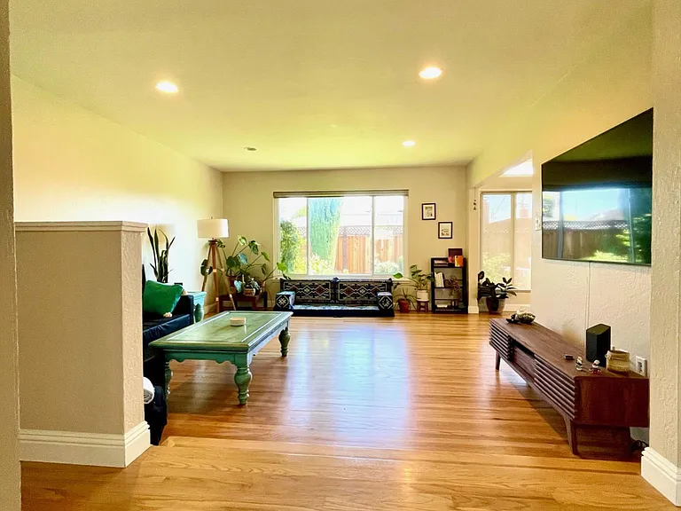 2646 Media Way — Photo 2