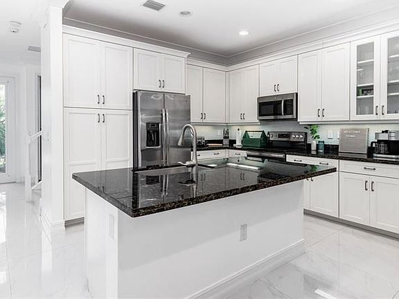 4th image of 8092 Lemon Serpentine Ln