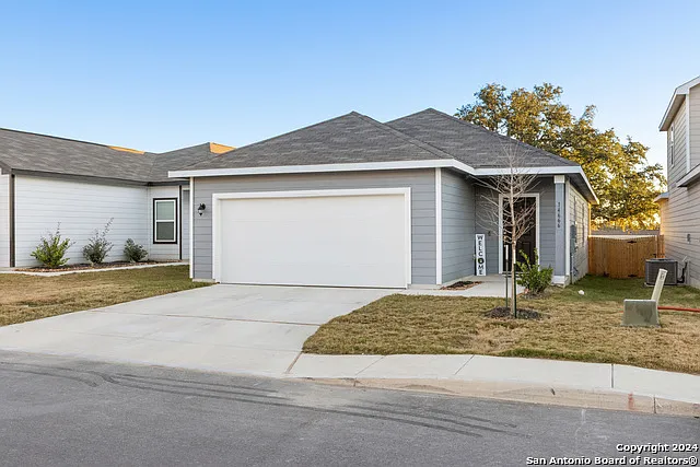 14666 Emerio Dr — Photo 4