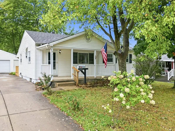 682 Burdie Dr, Hubbard, OH 44425