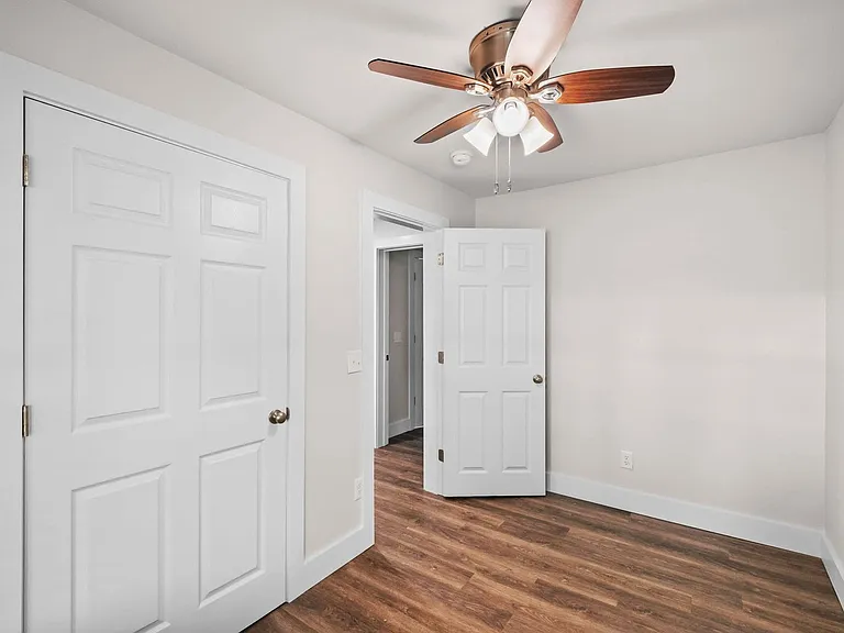 240 S Center St — Photo 14