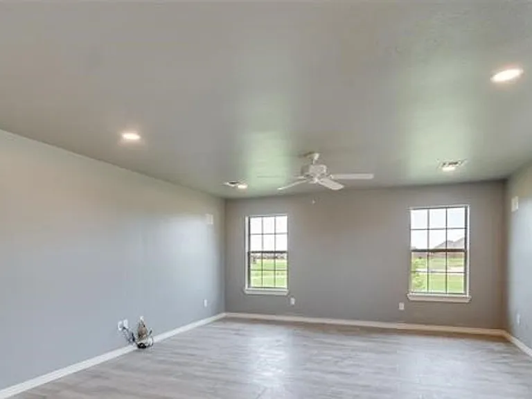 640 SW Dani Ann Ln — Photo 4