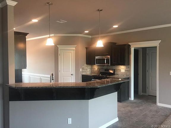 3rd image of 13554 Saddlebrook Dr