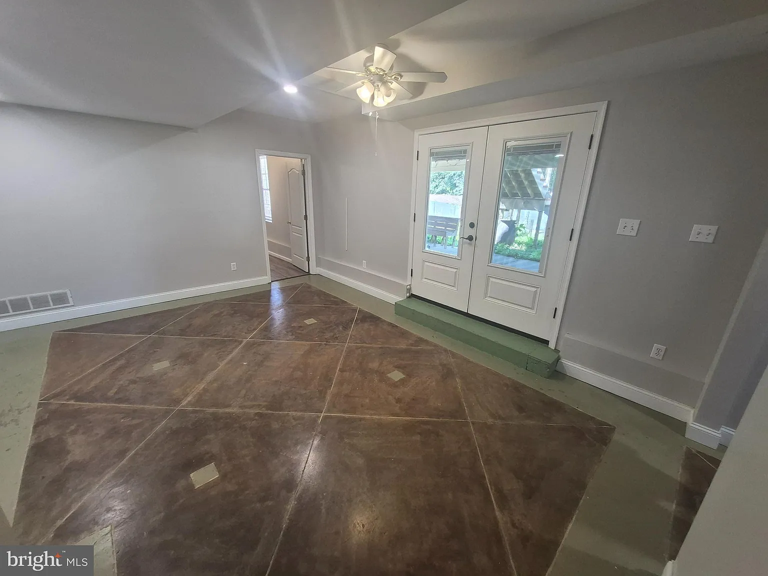 2 bed, 1400 sqft, $1,795 — Photo 2