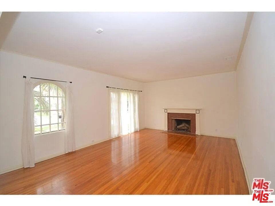 Building Photo - 429 S Orange Dr