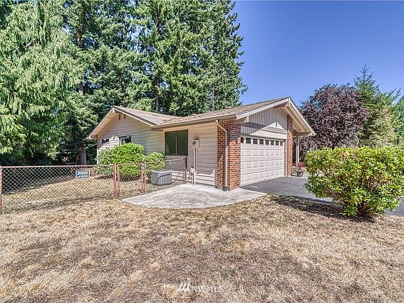 3rd image of 3671 SE Greenbriar Pl